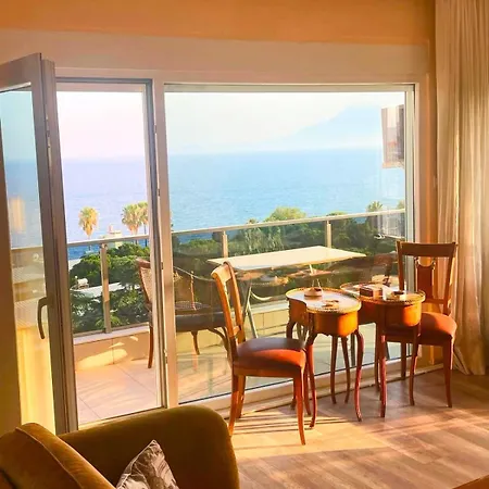 Bed & Breakfast With Sea View, Right In The Center *