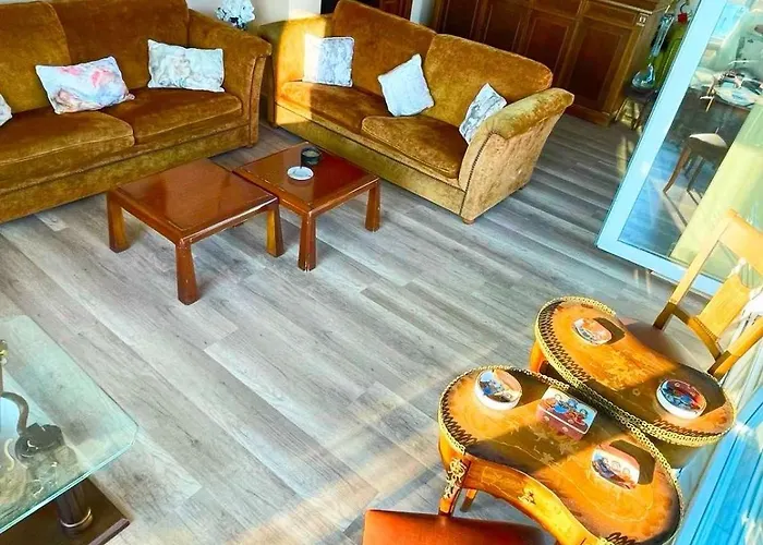 Couette-café With Sea View, Right In The Center