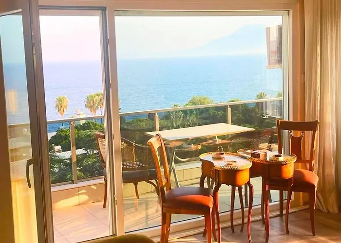 Bed & Breakfast With Sea View, Right In The Center *